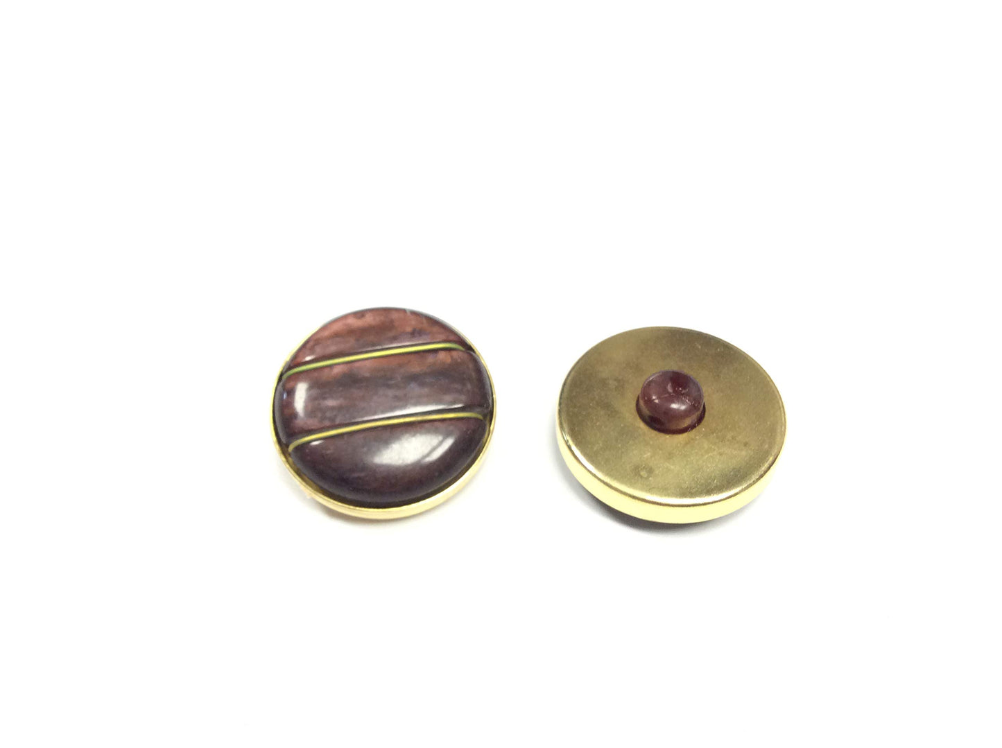 BOTTONE COUTURE 1968 TONDO BASE ORO LAVORATA GALALITE BORDEAUX CM 2,8