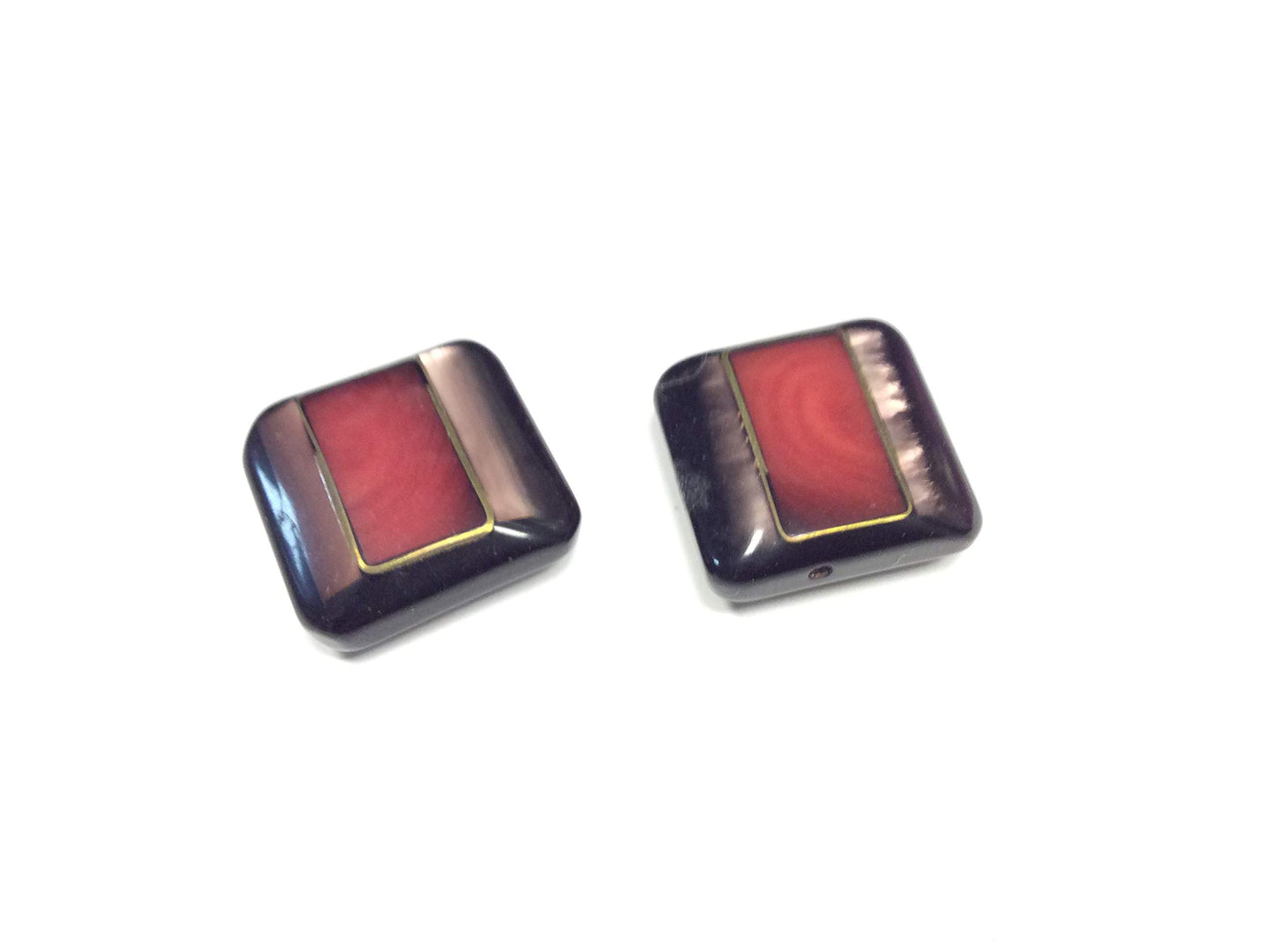 BOTTONE COUTURE 1968 QUADRATO BORDEAUX EFFETTO MADREPERLA CM 2