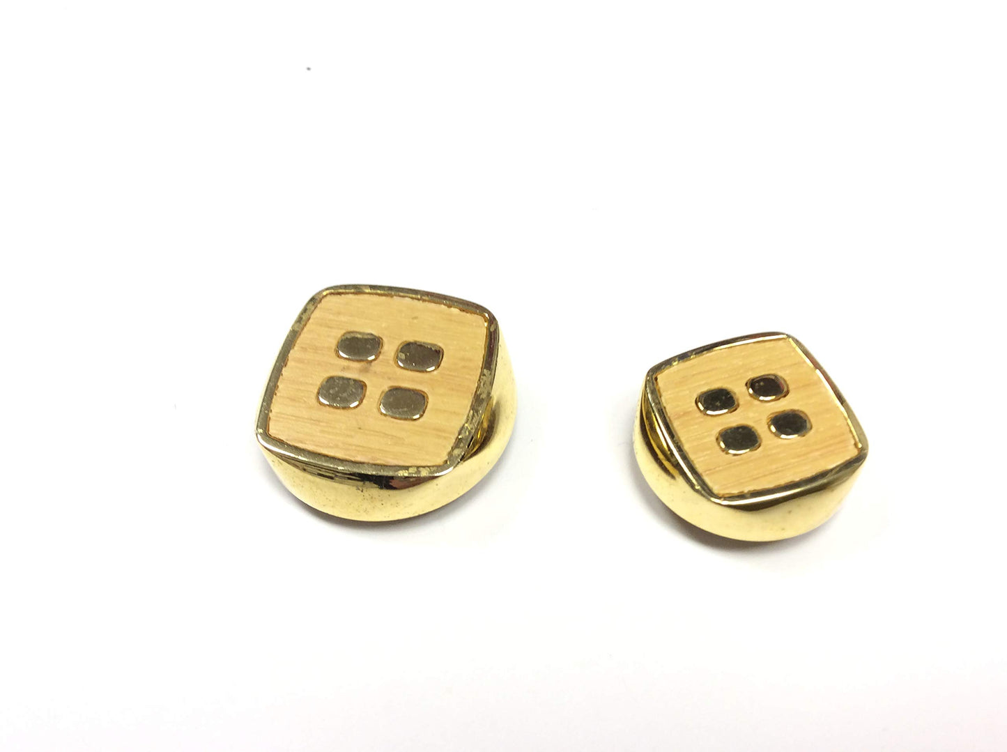BOTTONE COUTURE 1968 base oro legno chiaro 4 buchi cm 3