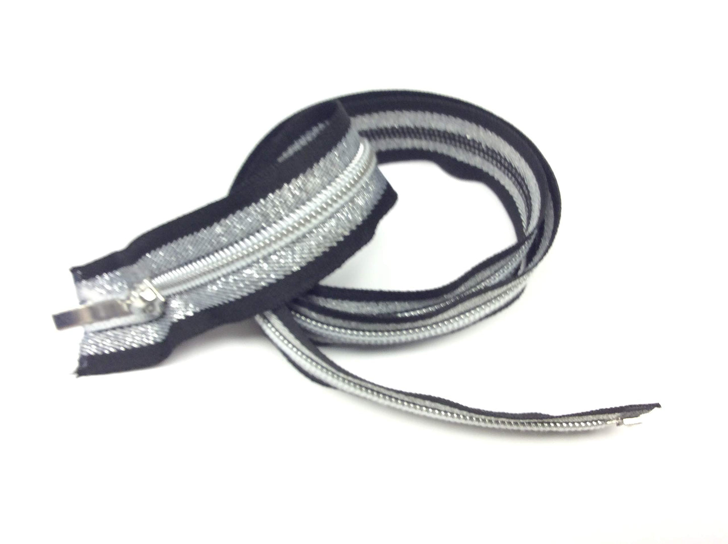 CERNIERA CATENA 6 SPIRALE LUREX DIVISIBILE CM 80 ARGENTO RIGHE NERE