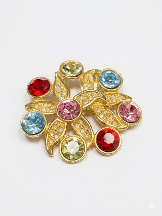 Bottone gioiello con  Cristalli Multicolore, Metallo Dorato, Forma Floreale, Dimensioni 5,5 cm