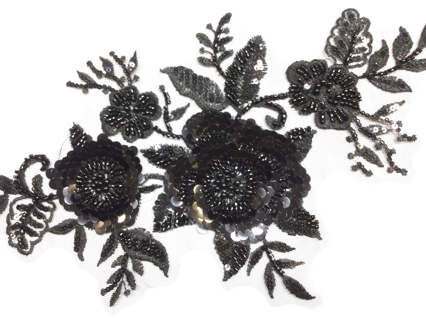 Applicazione Floreale con Corallini e Paillettes,  30 cm, Stile Elegante