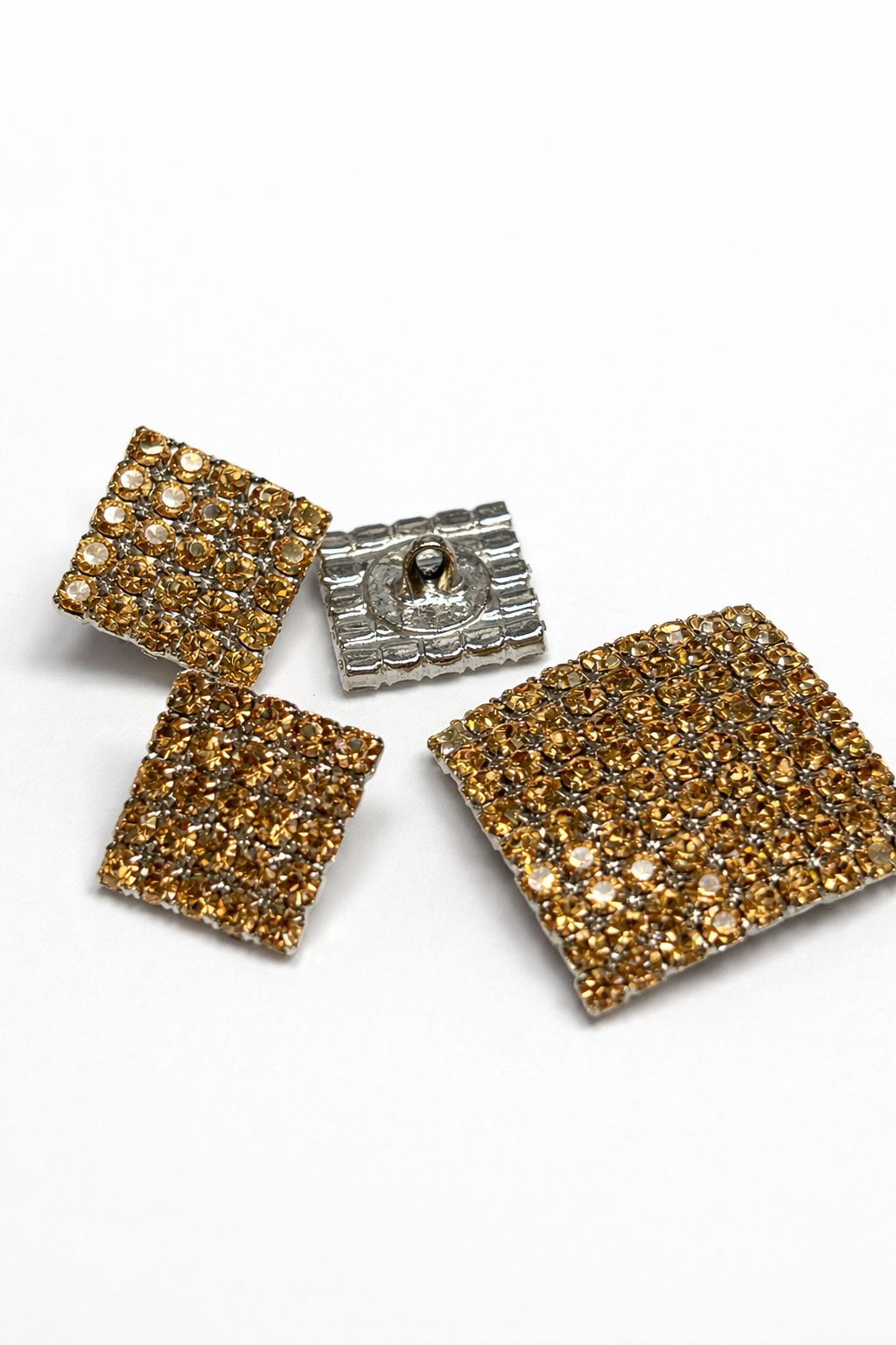 Bottoni Gioiello Quadrati con Strass ambra e Montatura Argento