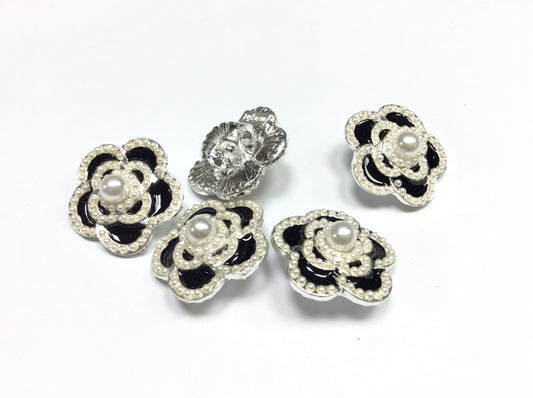 Bottoni a Fiore con Perla Centrale, Smalto Nero e Argento, 20mm, Set da 5 Pezzi