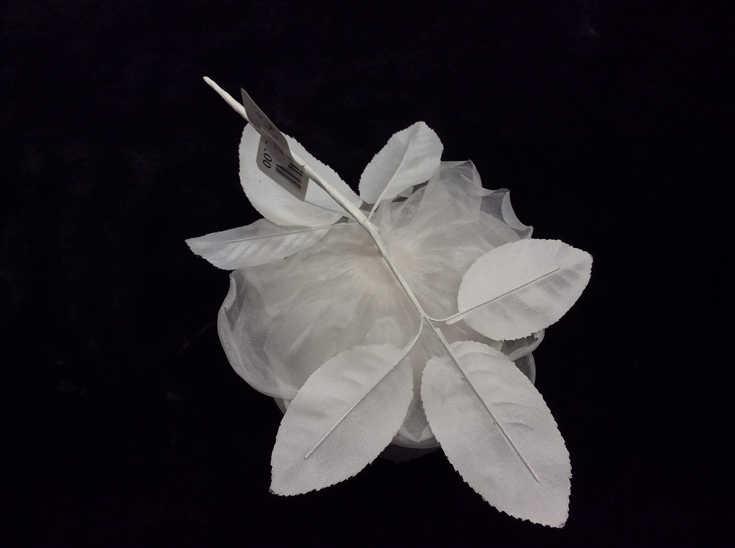 spilla fiore peonia bianca in seta cerimonia fatta a mano