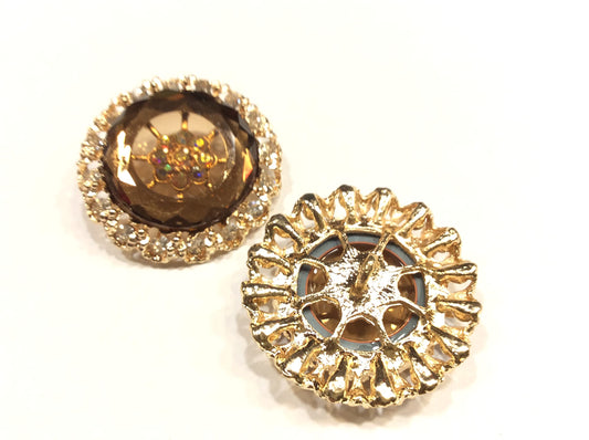 bottone gioiello alta moda base oro pietra ambra centrale e strass